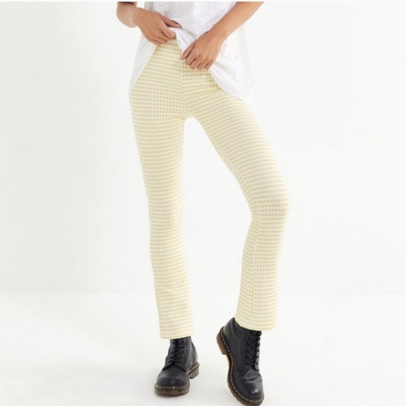 UO | Casey Cropped Kick Flare Pant in Yellow - Picture 3 of 5